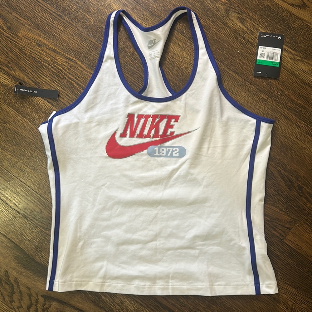 NIkE women tight fit shirt